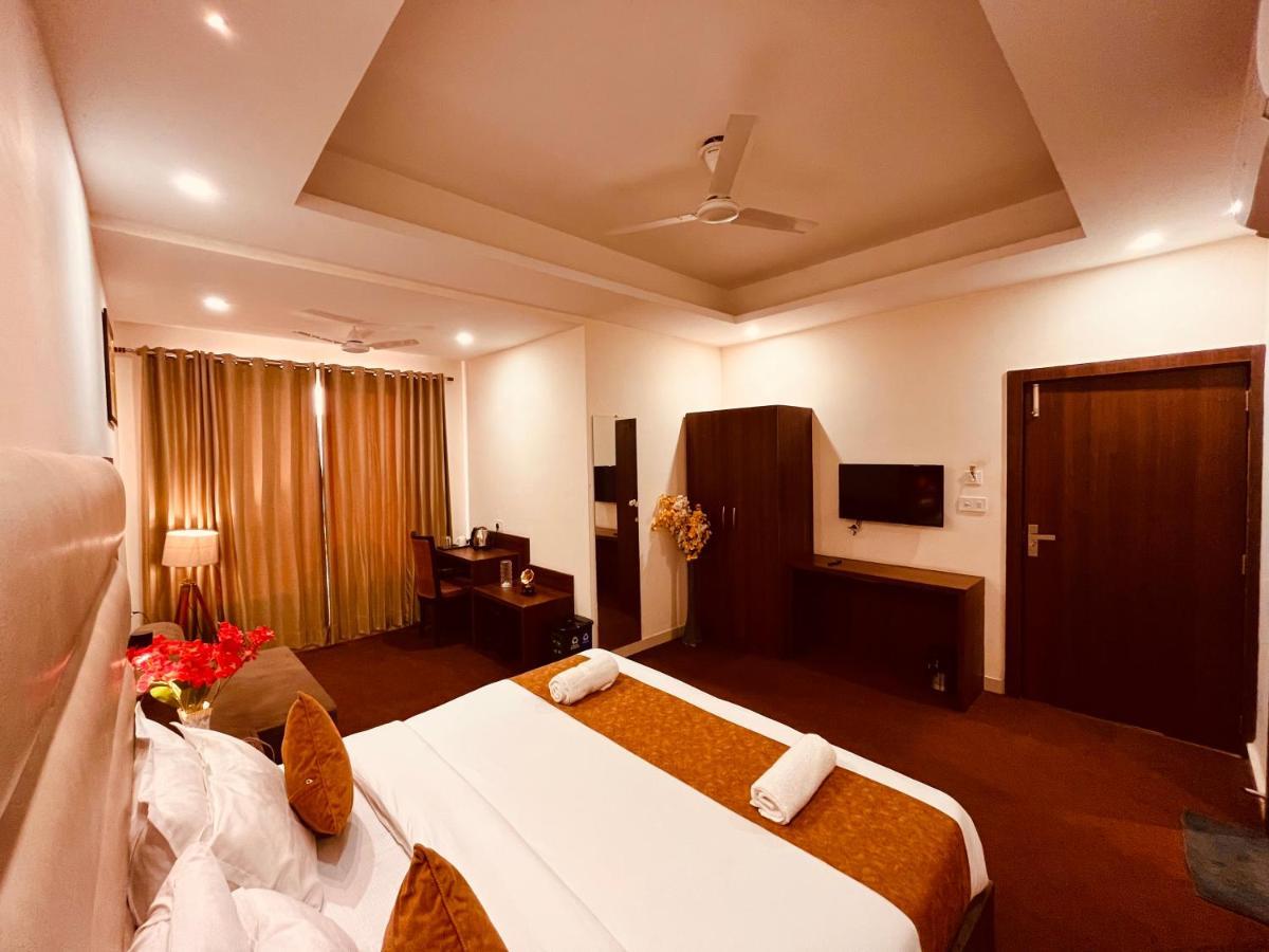 Hotel The Pacific Grand, Харидвар Экстерьер фото