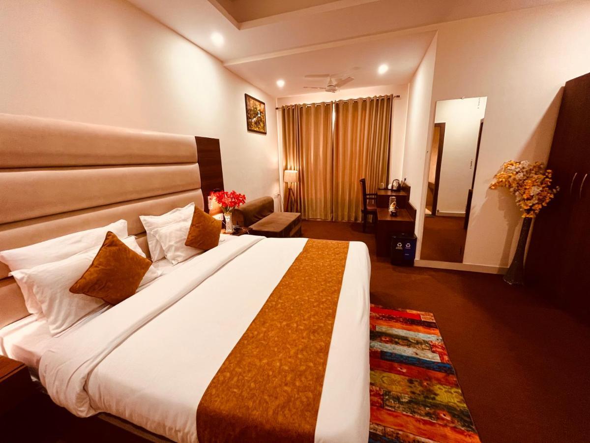 Hotel The Pacific Grand, Харидвар Экстерьер фото