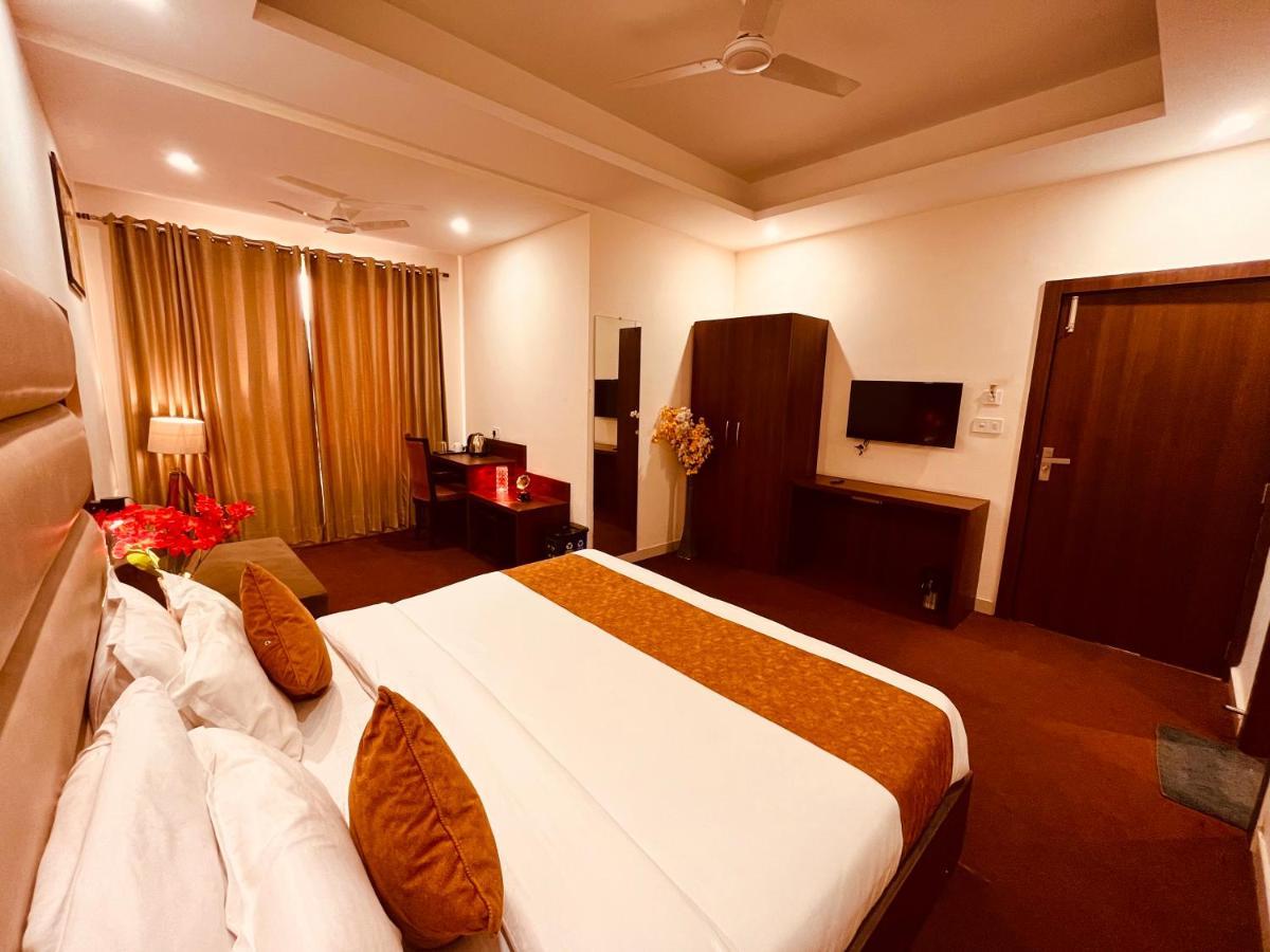 Hotel The Pacific Grand, Харидвар Экстерьер фото
